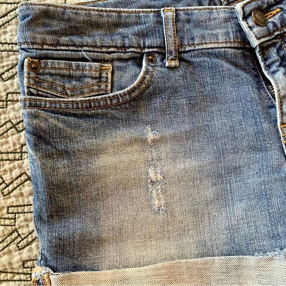 Gap Light Wash Distressed Cuffed Denim Short Shorts Size 6 - Picture 4 of 5